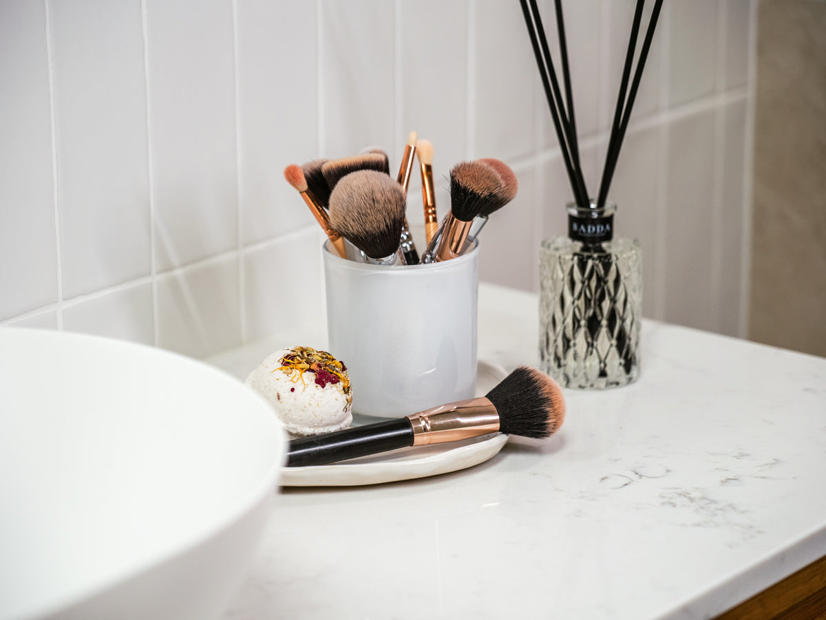 Classic Matte Vessel with Wooden Lid