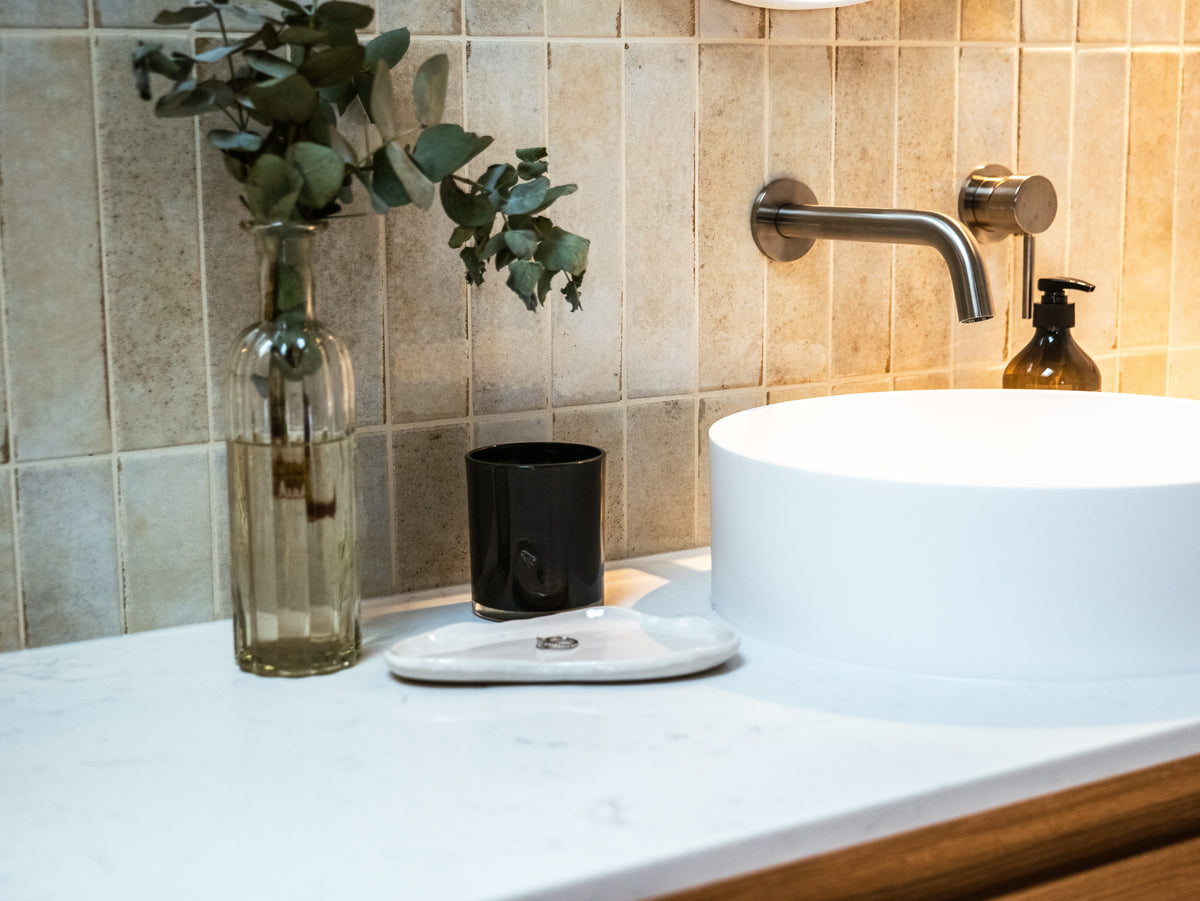 Classic Matte Vessel with Wooden Lid